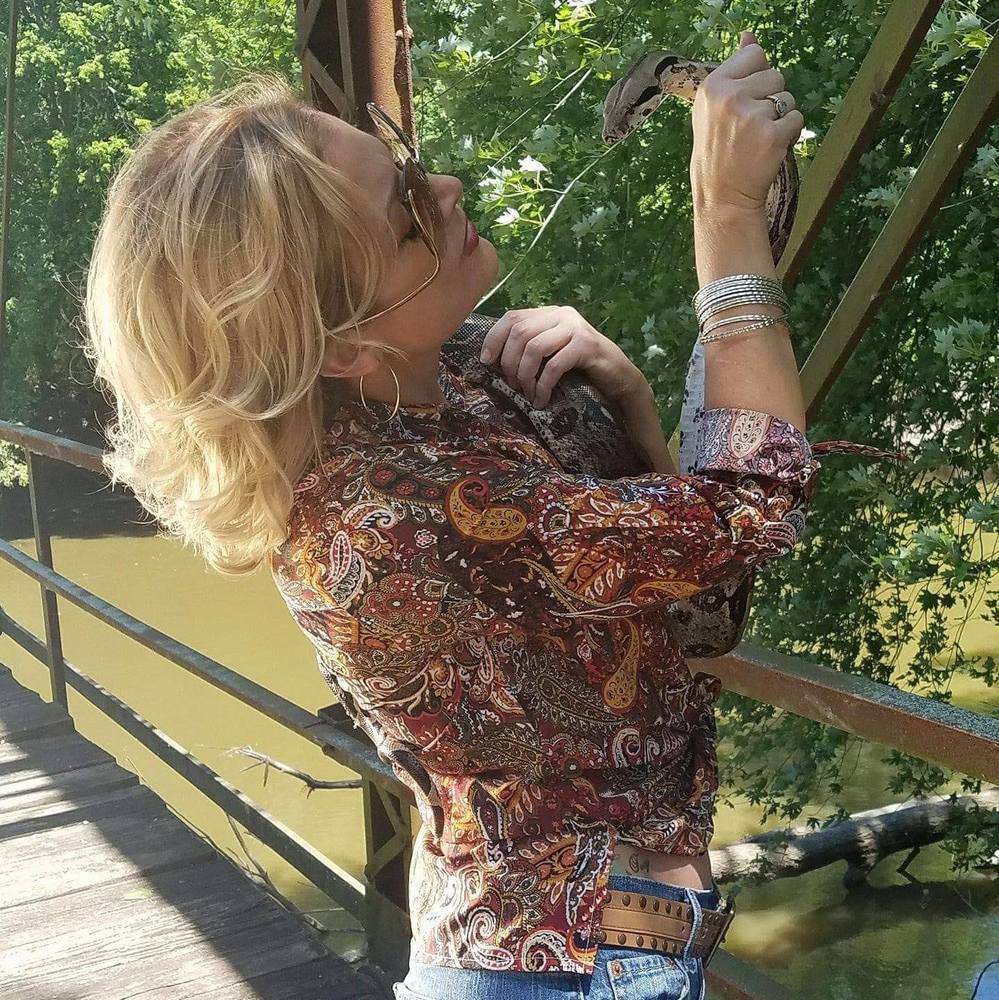 Meet your Posher, Shelly